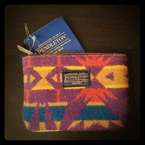 Pendleton zip pouch, echo peaks purple